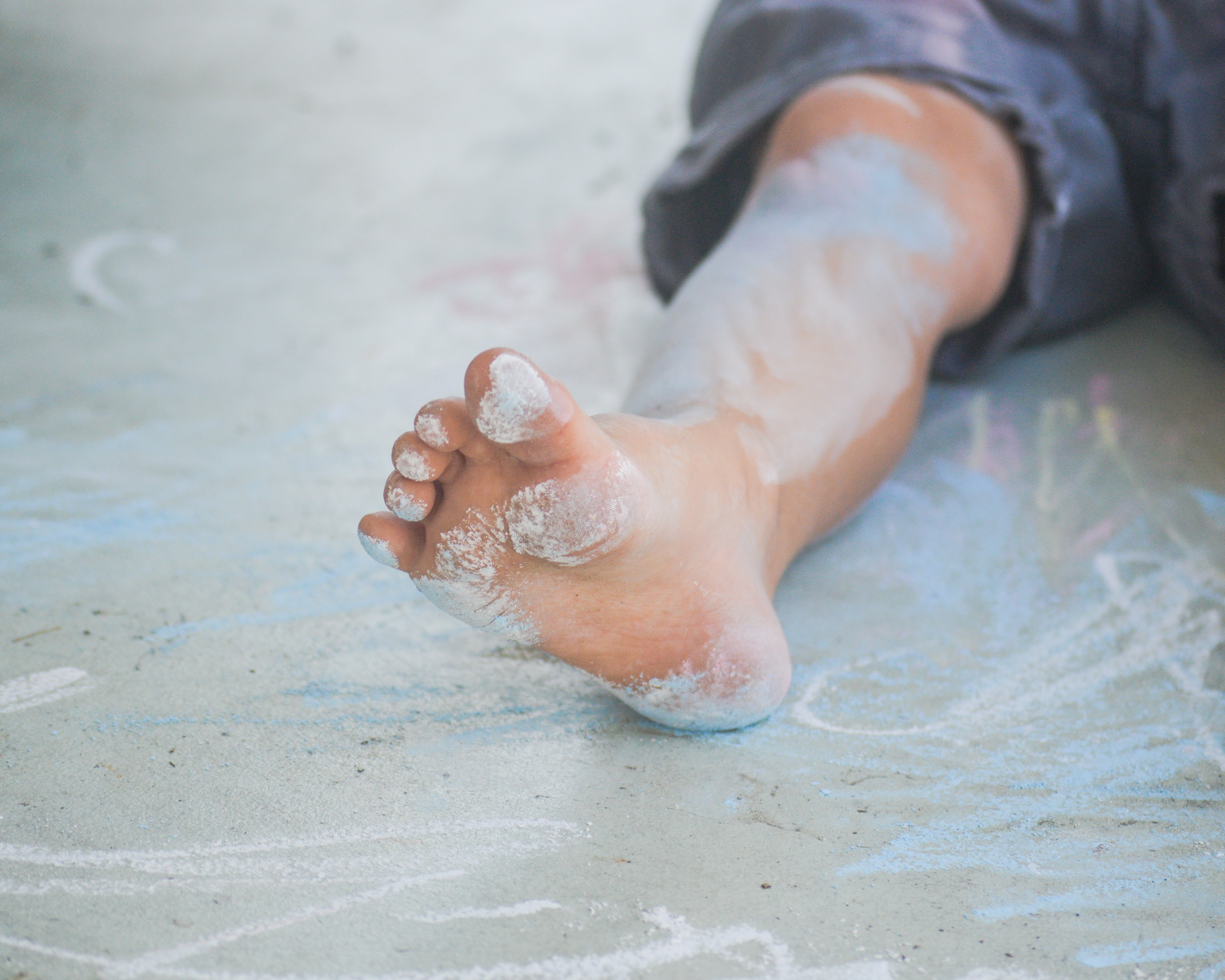 Why doesn’t my child enjoy messy play? Why don’t they like playing in the sand pit?